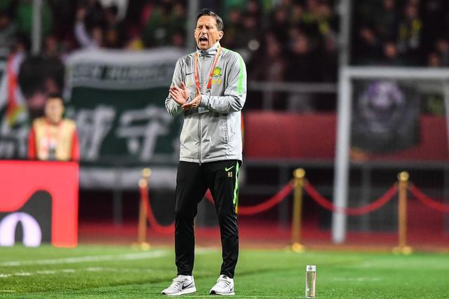 胡明轩24分广东5人上双大胜辽宁 赵继伟14+9